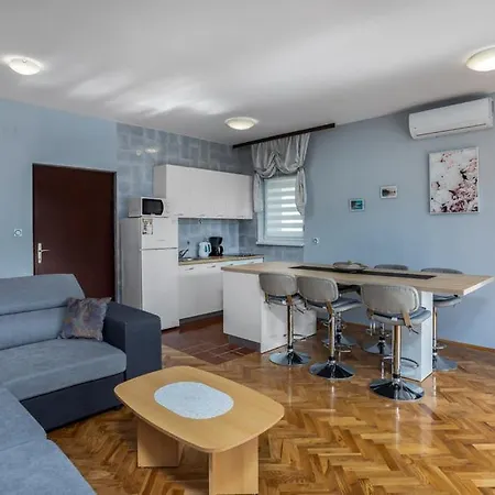 Apartment Drazen *