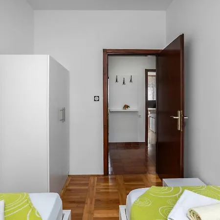Apartment Drazen *